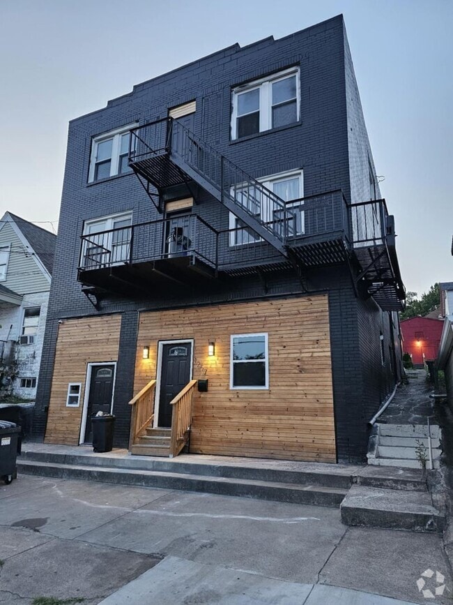Building Photo - 1257 8th Ave