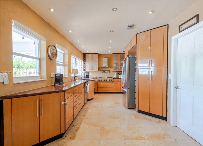 Building Photo - 2908 Bayview Dr