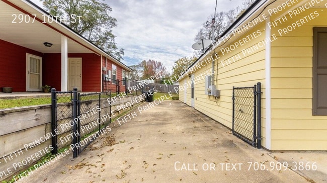 Building Photo - 2907 10th St
