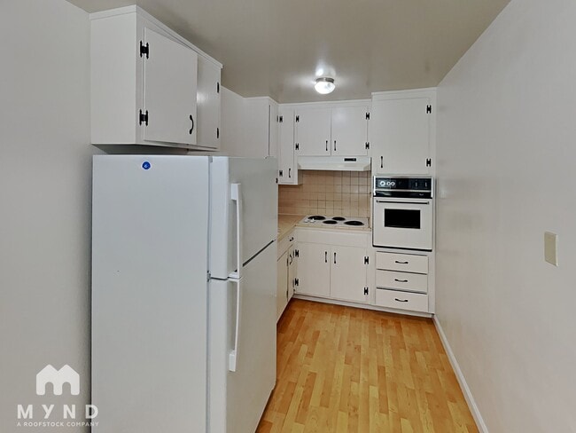 Building Photo - 2376 Sutter Ave