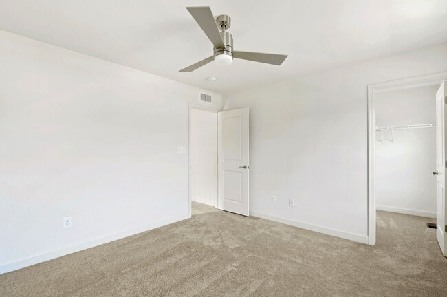 Building Photo - 30 Jeanette Ct