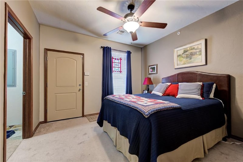 Building Photo - 1812 E Alameda St