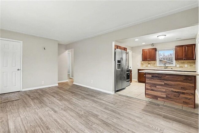 Building Photo - 5807 Averill Ave SW