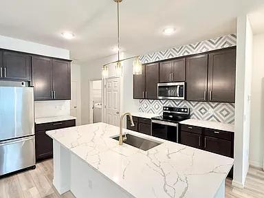 Building Photo - 14 Ethan Allen Dr