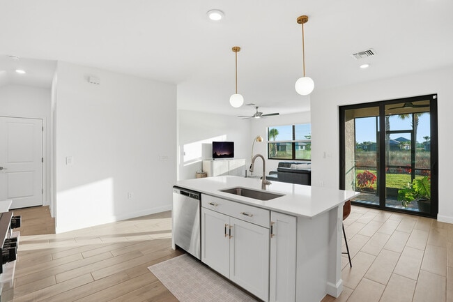 Building Photo - 18579 Ives Dr