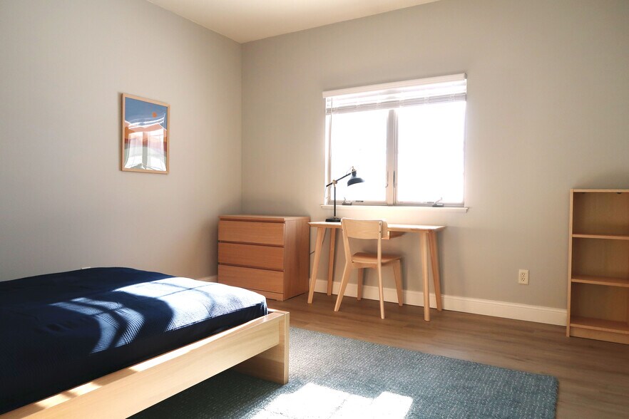 Bedroom 2 - 461 N 1st Ave