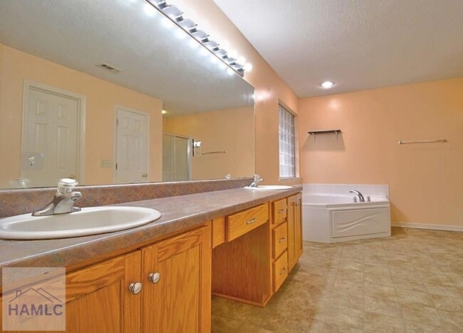 Building Photo - 88 Arbor Ridge Way
