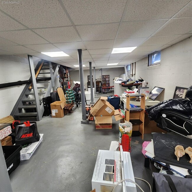 Building Photo - 24 Prairie Ave