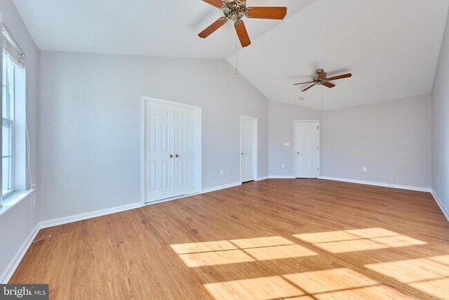 Building Photo - 685 Springhouse Square SE