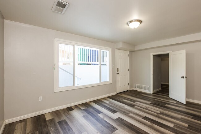 Building Photo - 2910 Orchard Cir