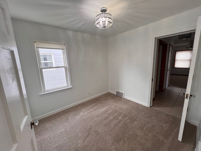 Building Photo - 123 Gould Ave