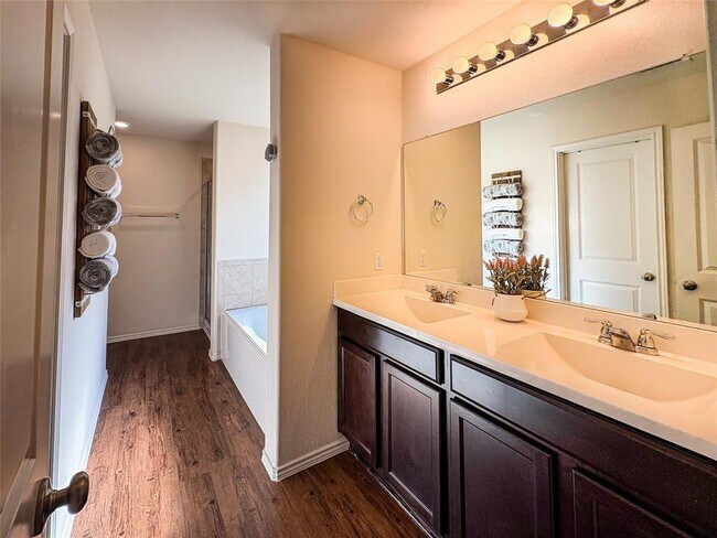 Building Photo - 307 Andesite Trl