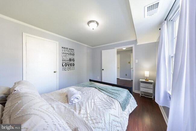 Building Photo - 4333 Cedarlake Ct