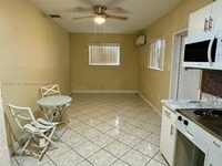 Building Photo - 6471 SW 27th St