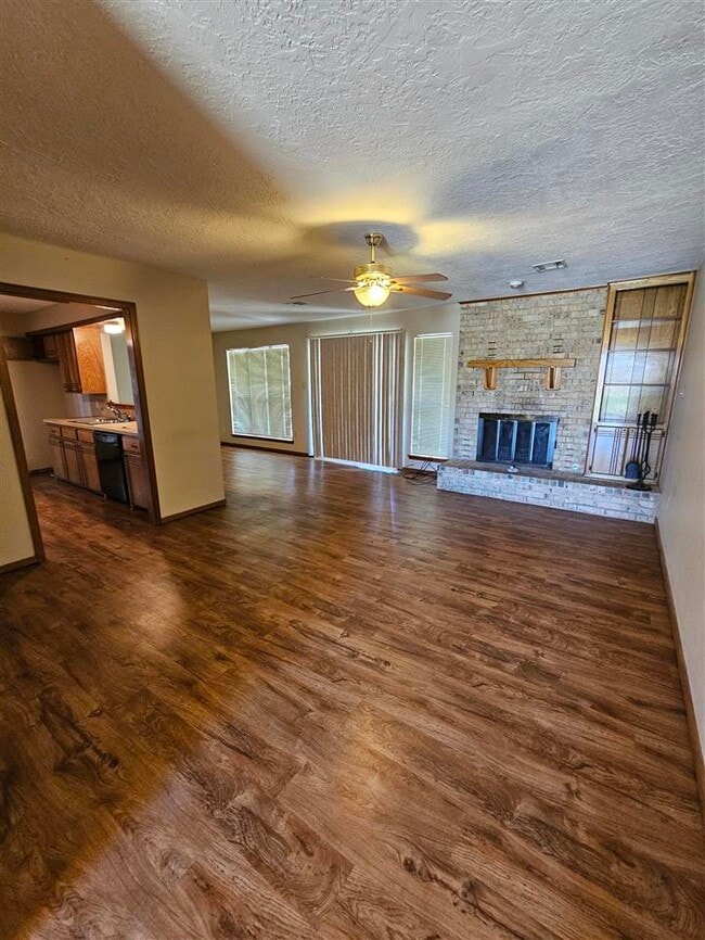 Building Photo - 5216 NW Ashby Ave