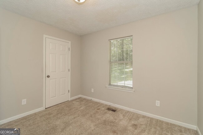 Building Photo - 71 Brooke Dr
