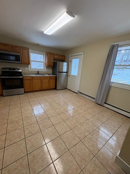 Building Photo - 836 6th St