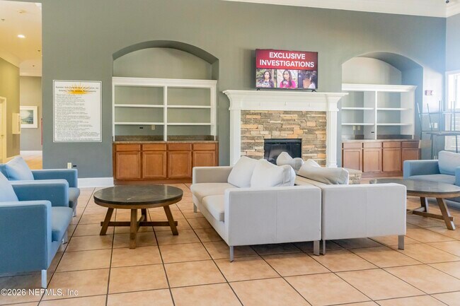 Building Photo - 8226 Green Parrot Rd