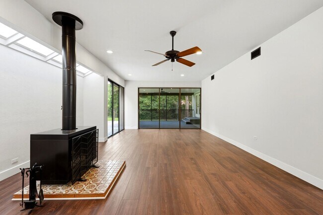 Building Photo - 2266 SW 43rd Pl