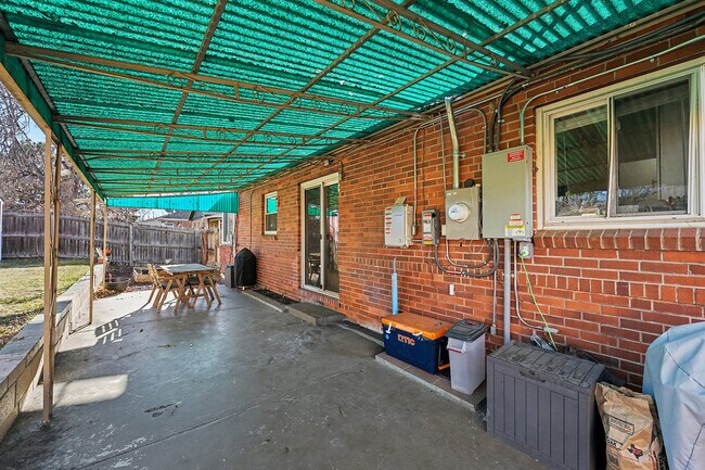 Building Photo - 3030 Monroe St