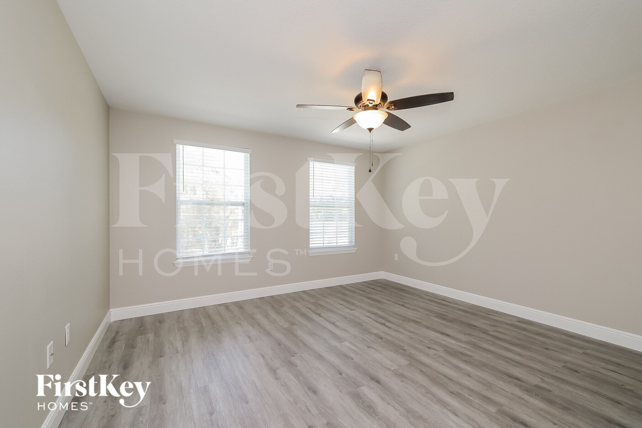 Building Photo - 421 N Finley Ave