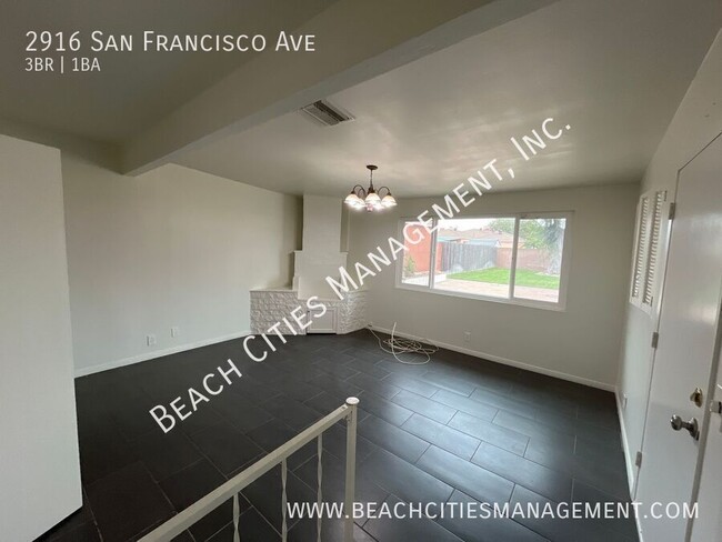 Building Photo - Charming 3 Bedroom House in Wrigley Area