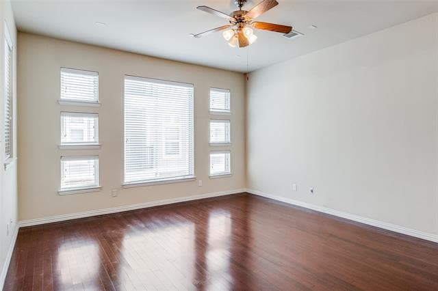 Building Photo - 2326 Stutz Dr