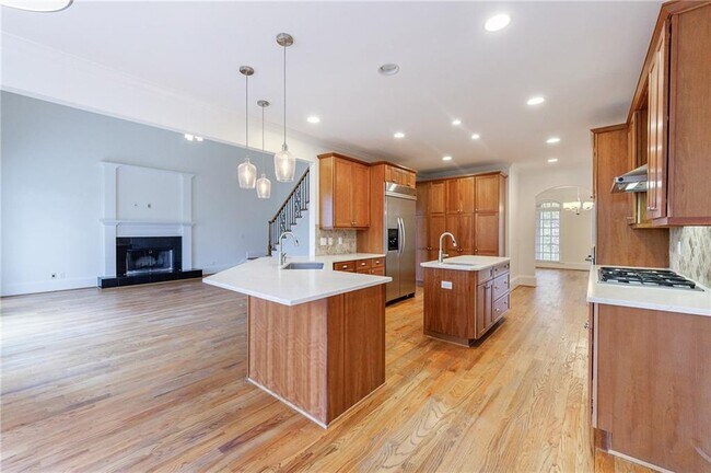 Building Photo - 125 River N Cir