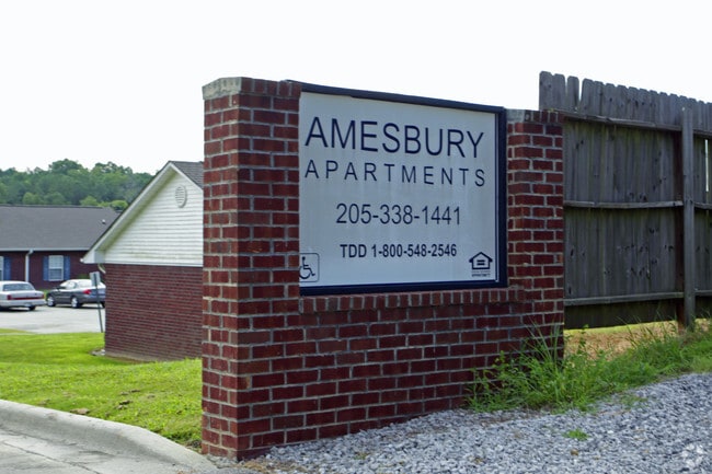 Building Photo - Amesbury Apartments