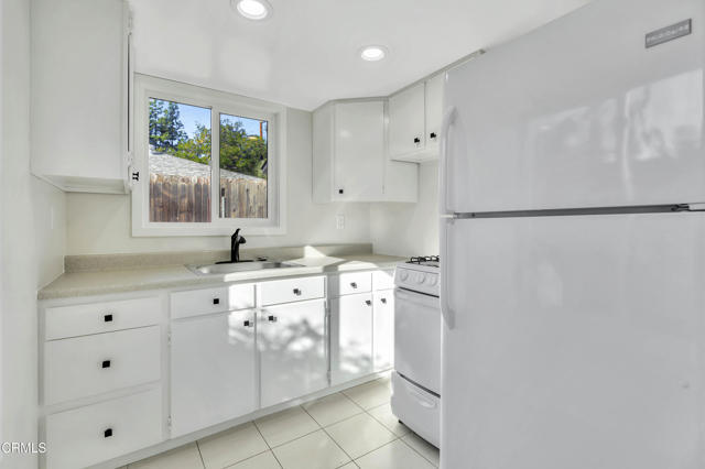 Building Photo - 827 Parkman Dr