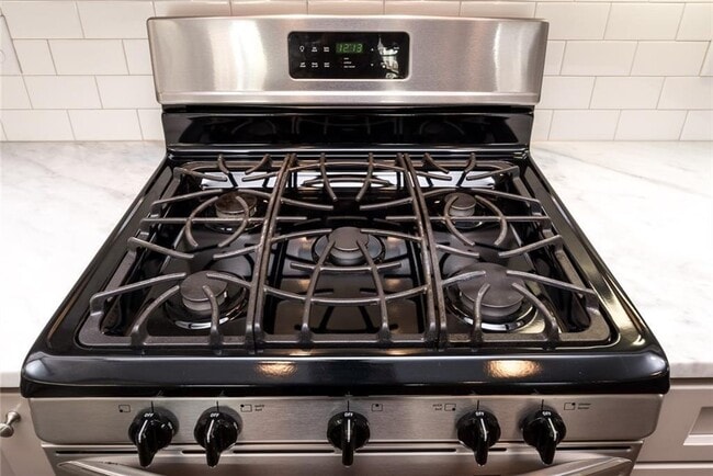 Building Photo - 6516 W Pleasant Way