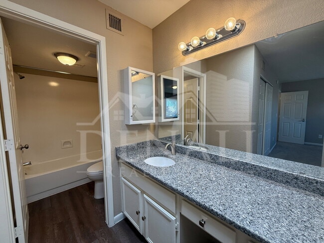 Building Photo - 2073 N Sunset Dr