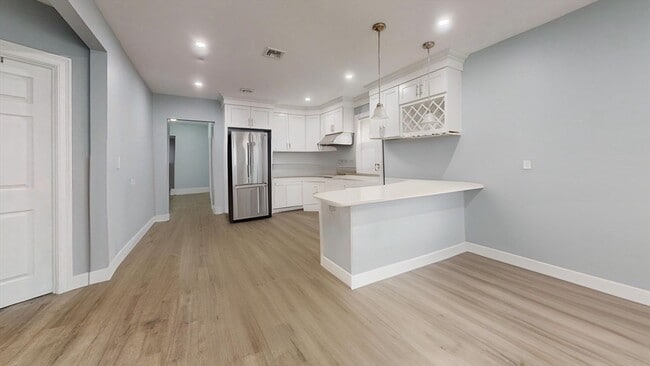 Building Photo - 346 Cherry St