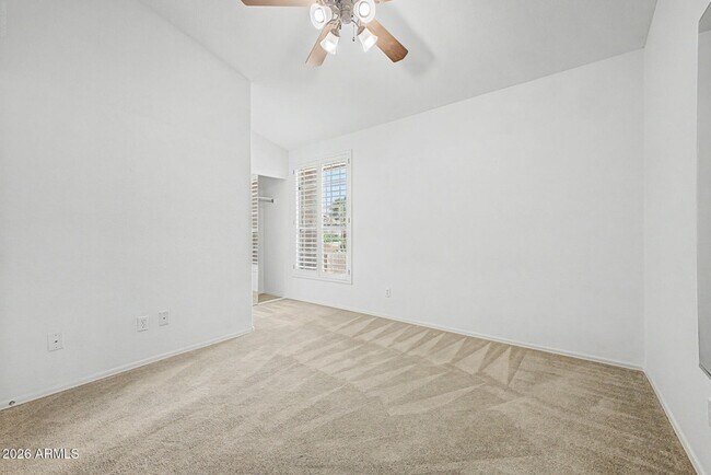 Building Photo - 16110 W Vale Dr