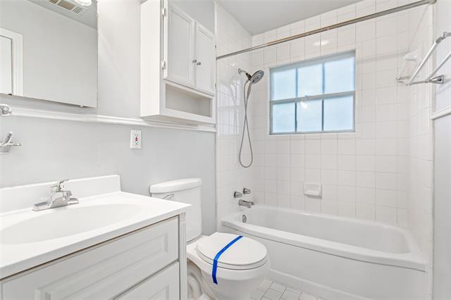 Building Photo - 8642 Daytonia Ave