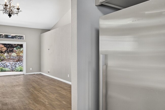 Building Photo - Single-Story Black Diamond Beauty on a Quiet Court with Private Backyard!!