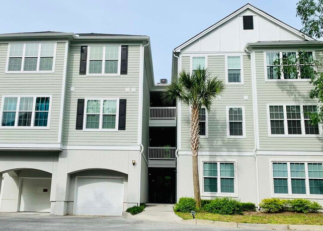 Primary Photo - Spacious Two Bedroom Johns Island Condo Ri...