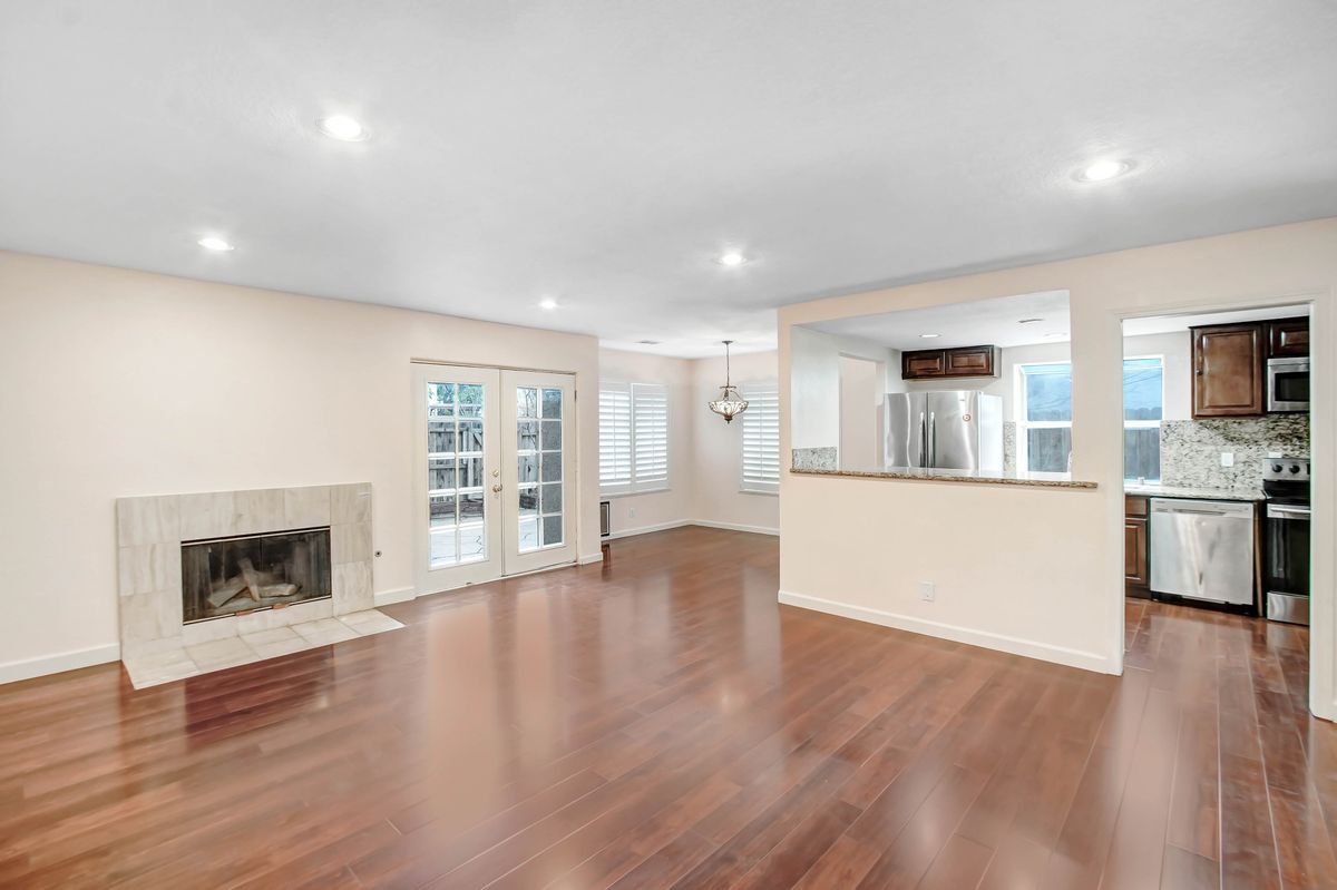 Building Photo - 2486 Stow St