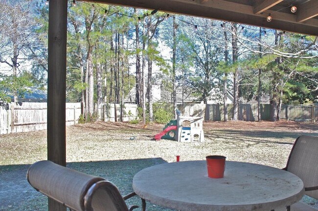 Building Photo - 122 Lynne Therese Cir