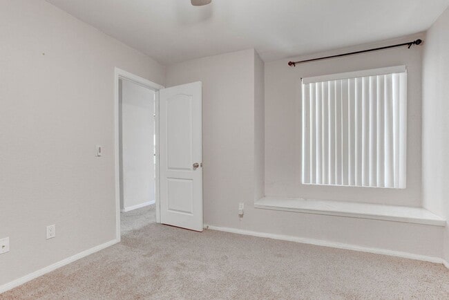Building Photo - 9325 W Desert Inn Rd