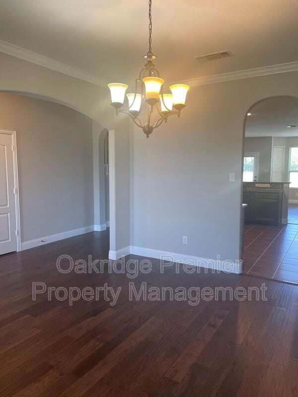 Building Photo - 811 Blue Quail Dr