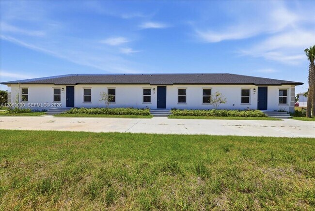 Building Photo - 195 Rotonda Blvd W