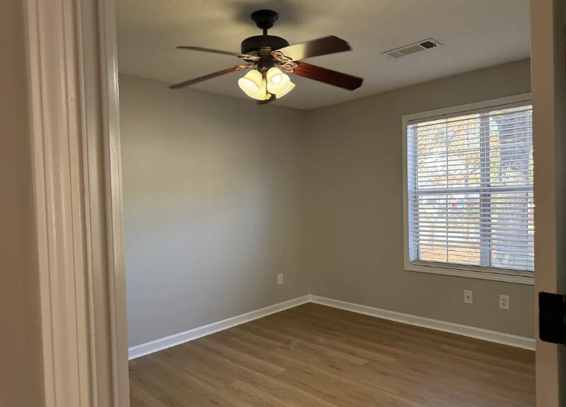 Building Photo - 2644 St Charles Ln NW