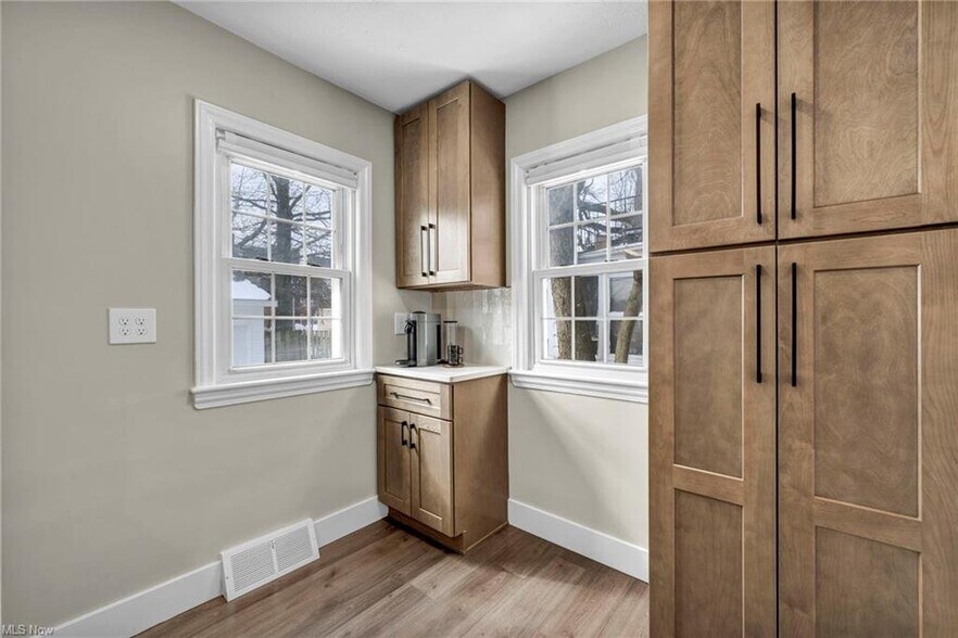 Building Photo - 3630 Raymont Blvd
