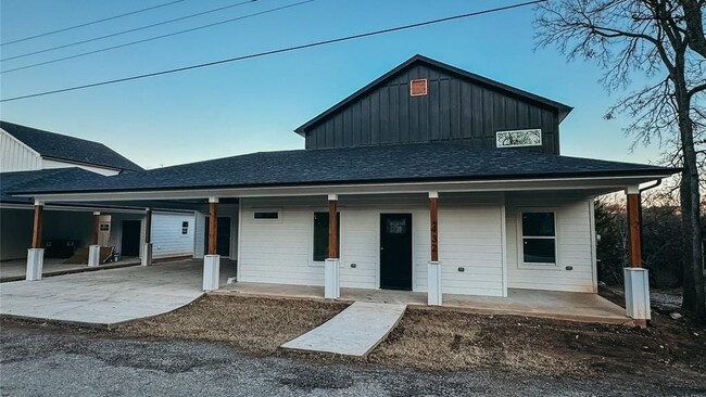 Building Photo - 126 Summer Pl Cir