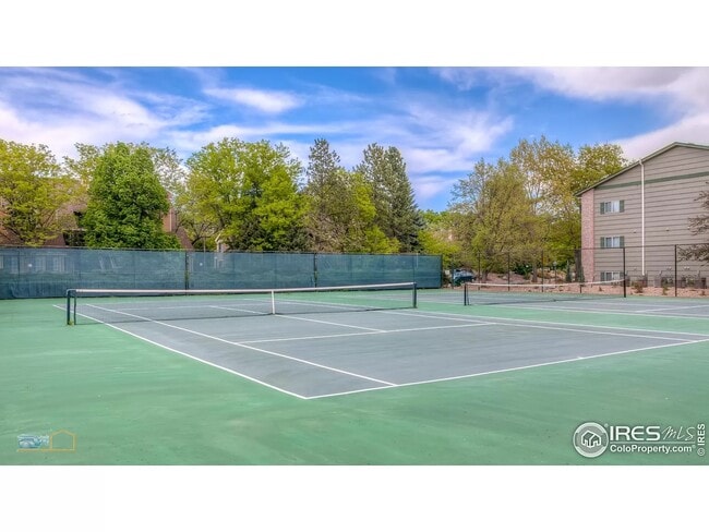 Tennis Courts outside apartment - 4670 White Rock Cir