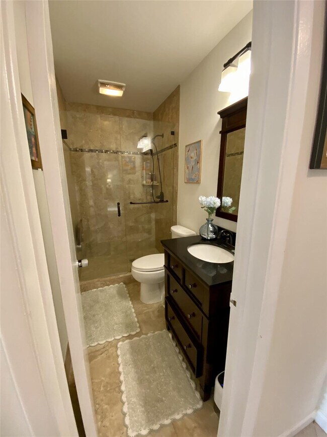 Building Photo - 2755 NE 28th Ave