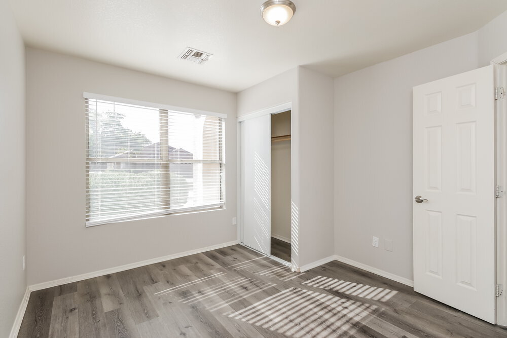 Building Photo - 10442 E Arcadia Ave