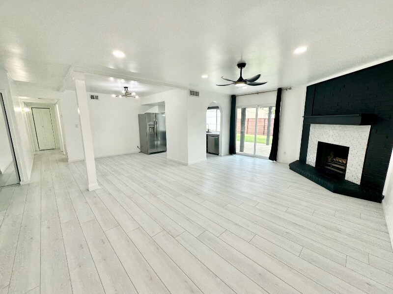 Building Photo - 1706 Whitney Dr