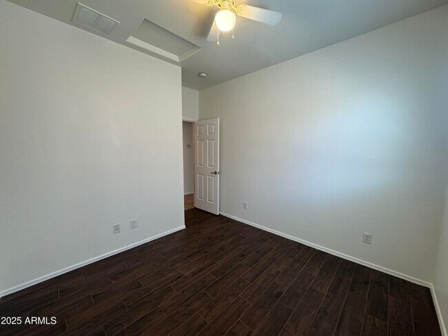 Building Photo - 6821 N 71st Dr